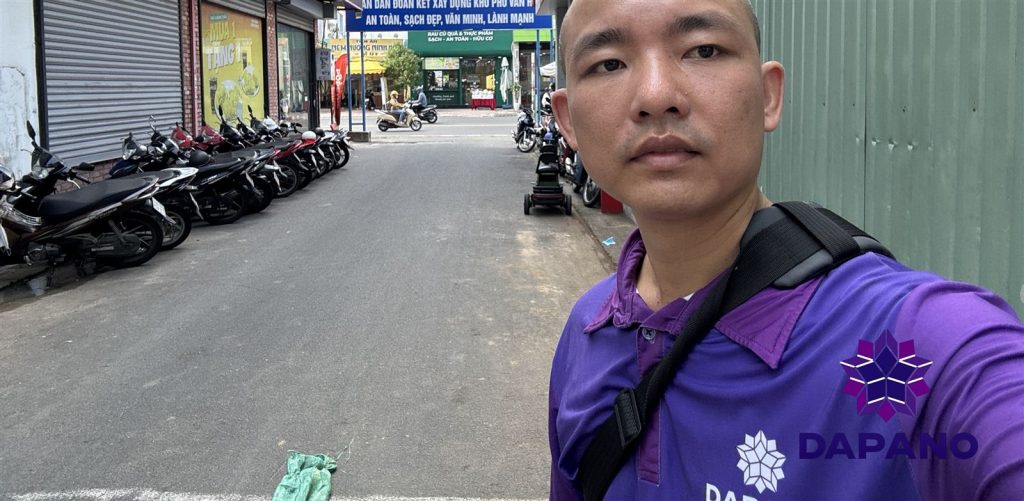 Anh Toan tai cong truong Go Dau