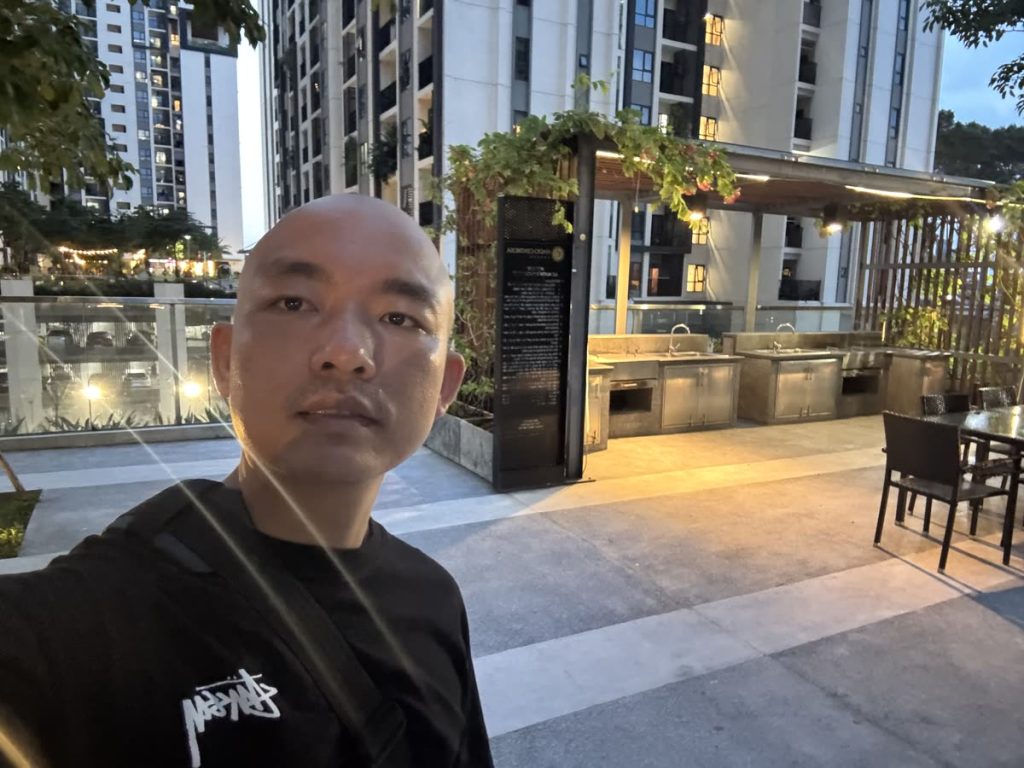 Cao Thái Toàn tại khu BBQ chung cư, một buổi chiều giữa ngày làm việc dài